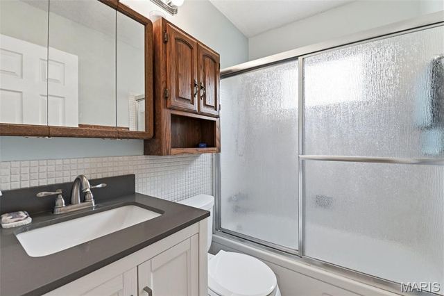776 Coach Light Lane, Hazelwood, MO 63042