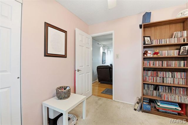 776 Coach Light Lane, Hazelwood, MO 63042