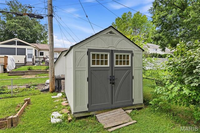 776 Coach Light Lane, Hazelwood, MO 63042