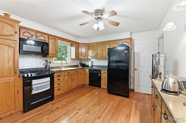 776 Coach Light Lane, Hazelwood, MO 63042