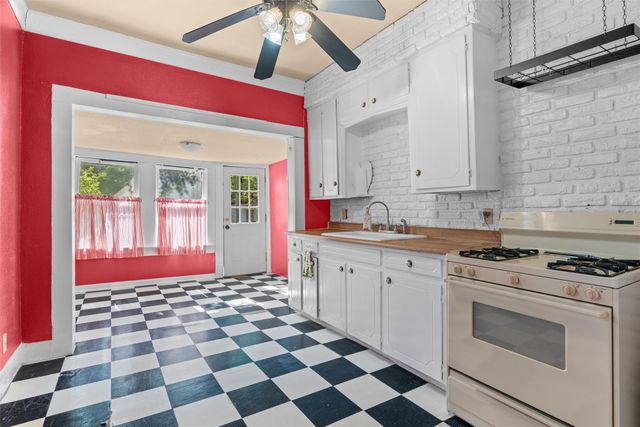 2231 Hurley Avenue, Fort Worth, TX 76110