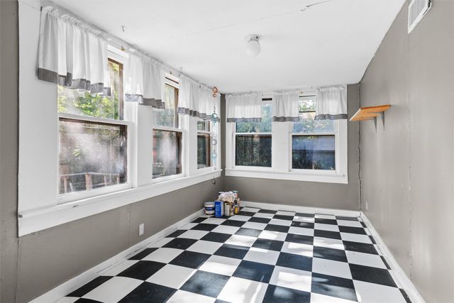2231 Hurley Avenue, Fort Worth, TX 76110