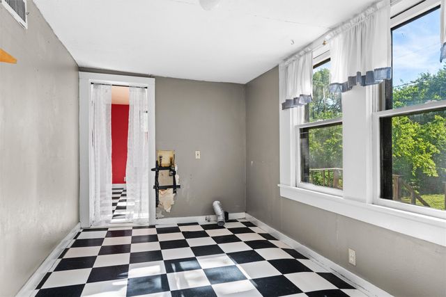 2231 Hurley Avenue, Fort Worth, TX 76110