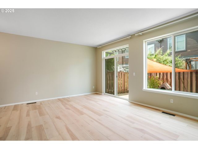 913 Se HANDEL Pl, Hillsboro, OR 97123