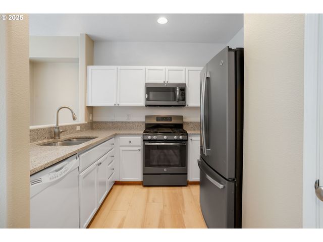 913 Se HANDEL Pl, Hillsboro, OR 97123