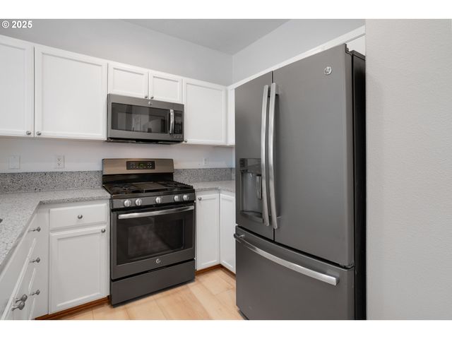 913 Se HANDEL Pl, Hillsboro, OR 97123