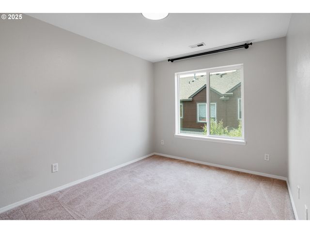 913 Se HANDEL Pl, Hillsboro, OR 97123