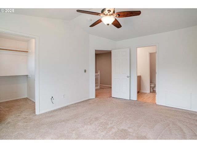 913 Se HANDEL Pl, Hillsboro, OR 97123