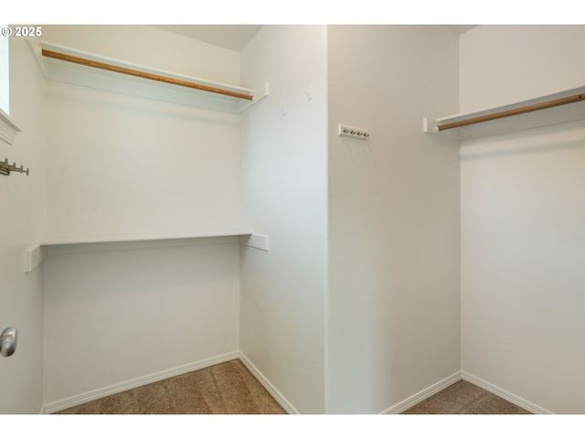 913 Se HANDEL Pl, Hillsboro, OR 97123