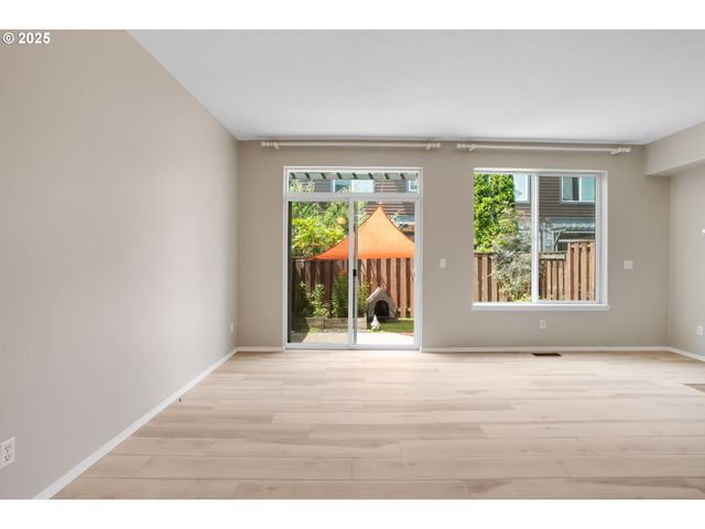 913 Se HANDEL Pl, Hillsboro, OR 97123