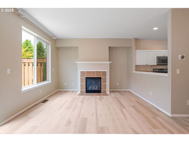 913 Se HANDEL Pl, Hillsboro, OR 97123