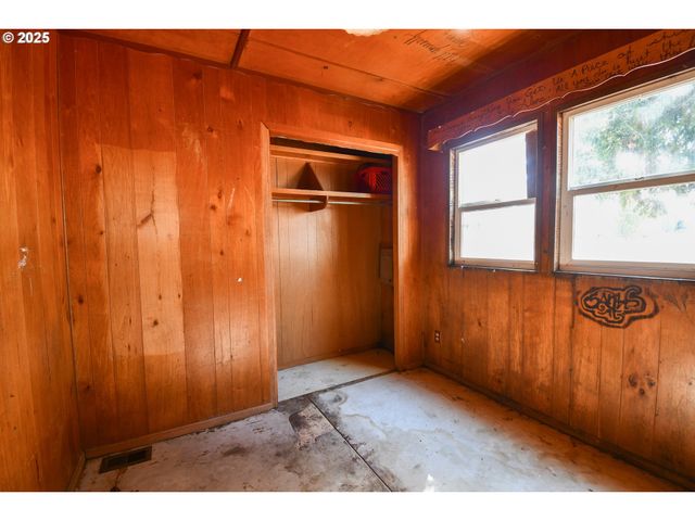 4913 MELODY Ln, Roseburg, OR 97471