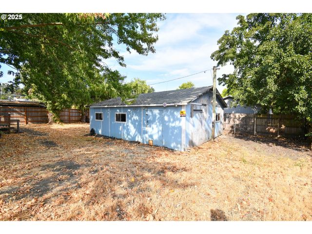 4913 MELODY Ln, Roseburg, OR 97471
