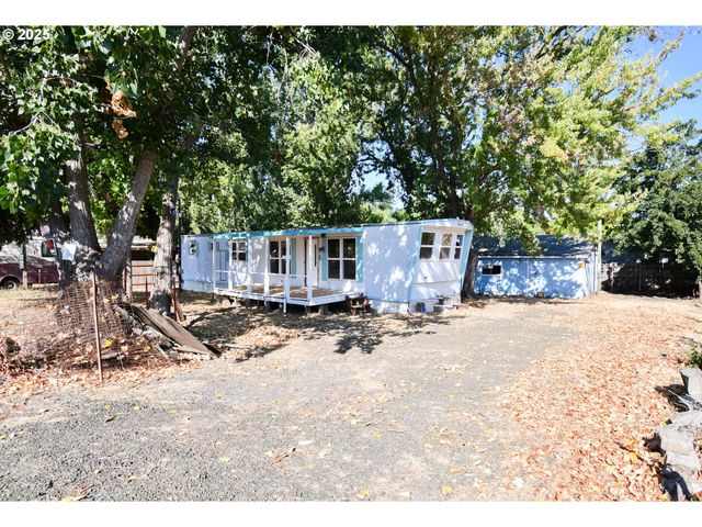 4913 MELODY Ln, Roseburg, OR 97471