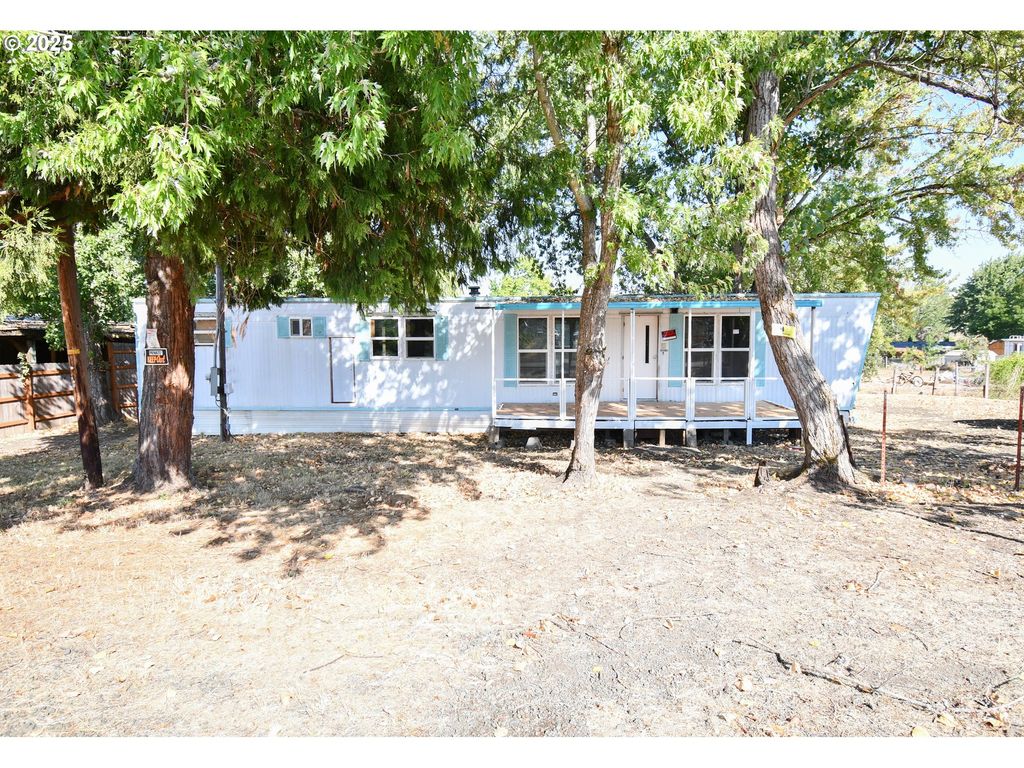 4913 MELODY Ln, Roseburg, OR 97471