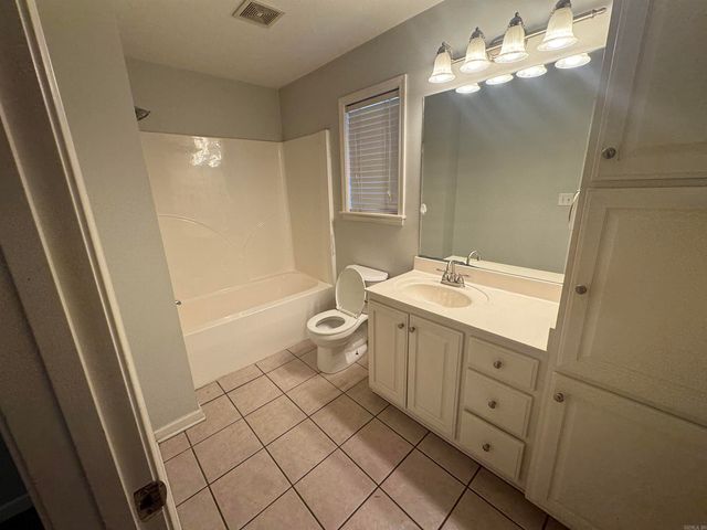 26 Rebecca, Searcy, AR 72143