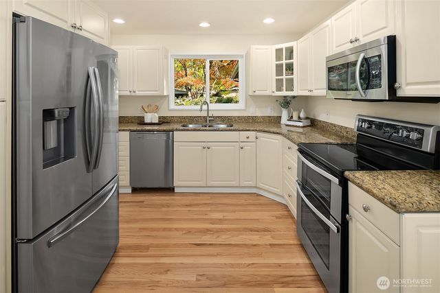 16217 NE 25th Street, Bellevue, WA 98008