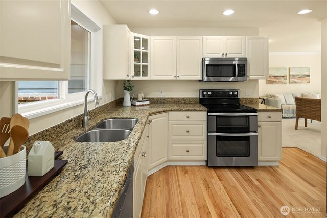 16217 NE 25th Street, Bellevue, WA 98008
