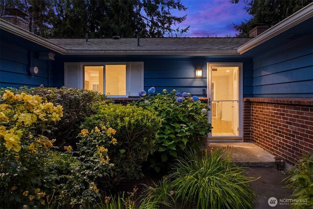 16217 NE 25th Street, Bellevue, WA 98008