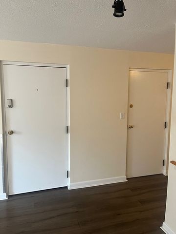 131 Mellen 22A, Framingham, MA 01702