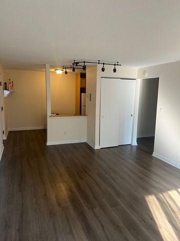 131 Mellen 22A, Framingham, MA 01702