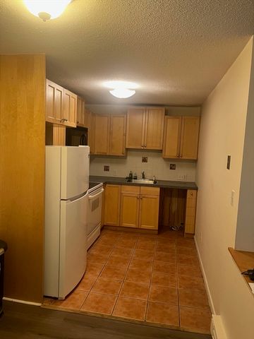 131 Mellen 22A, Framingham, MA 01702