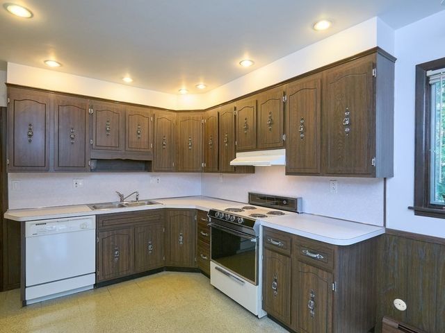 49 Leslie Road 49, Belmont, MA 02478