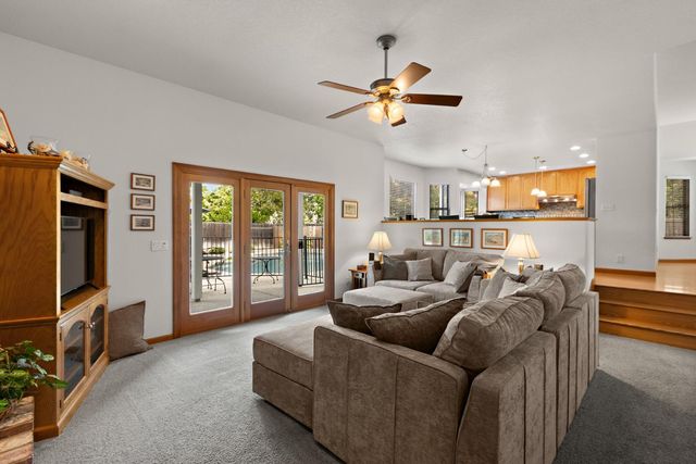 151 Audubon Cir, Sacramento, CA 95831