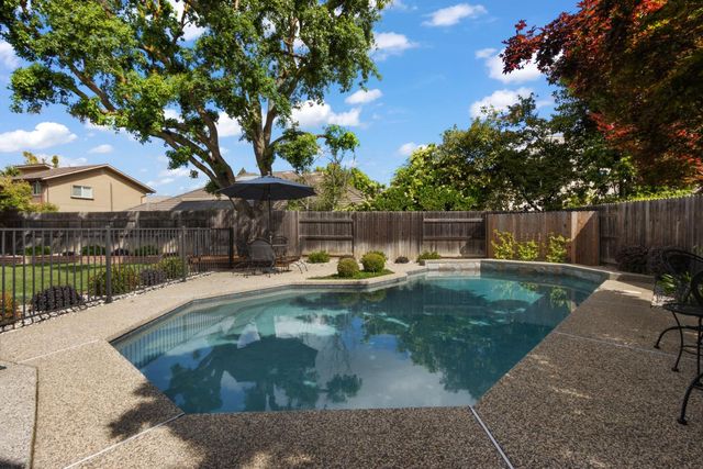 151 Audubon Cir, Sacramento, CA 95831