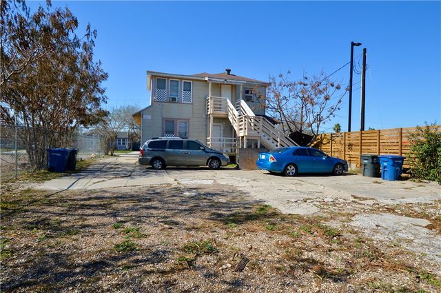 1426 S Brownlee Blvd, Corpus Christi, TX 78404