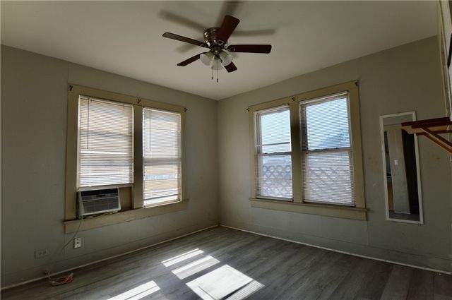 1426 S Brownlee Blvd, Corpus Christi, TX 78404