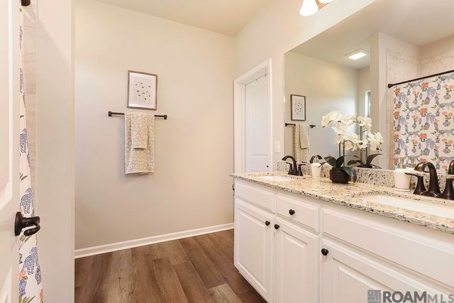 34668 Eagle Bend Dr, Denham Springs, LA 70706