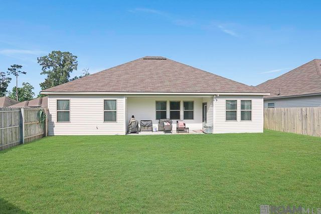 34668 Eagle Bend Dr, Denham Springs, LA 70706