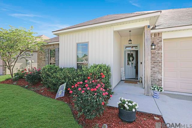34668 Eagle Bend Dr, Denham Springs, LA 70706