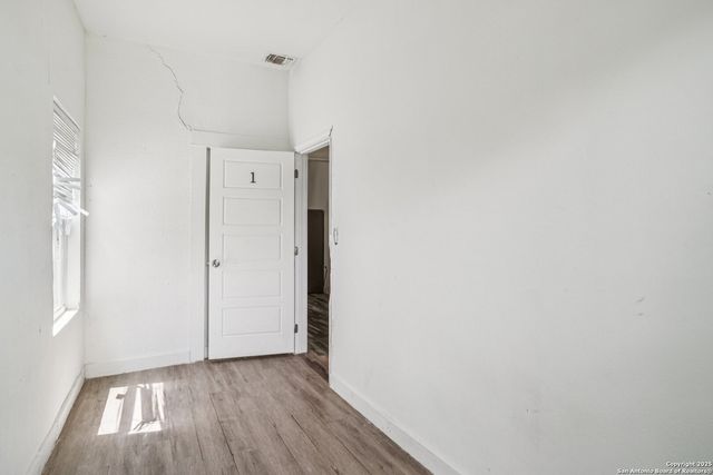 430 Aaron Pl, San Antonio, TX 78221