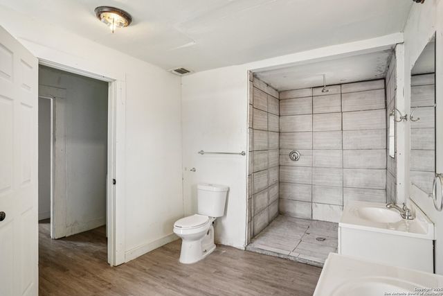430 Aaron Pl, San Antonio, TX 78221