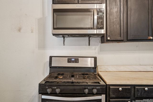 430 Aaron Pl, San Antonio, TX 78221