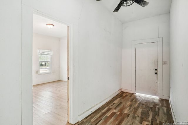 430 Aaron Pl, San Antonio, TX 78221