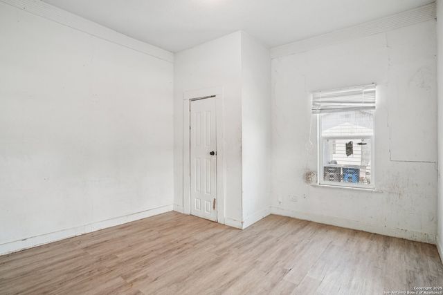 430 Aaron Pl, San Antonio, TX 78221