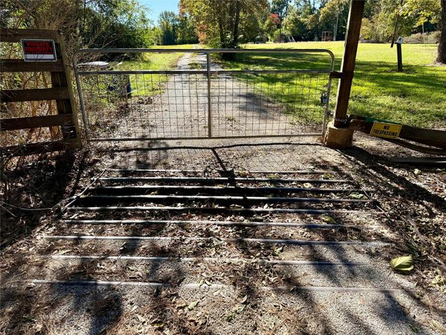 225 State Highway Loop 116, Livingston, TX 77351