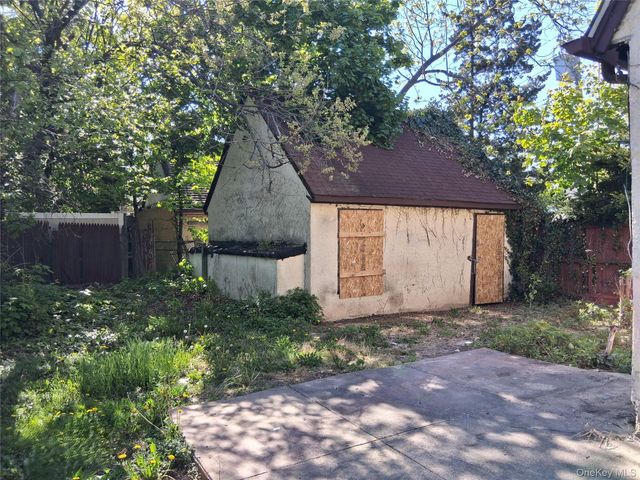 114-36 176th Street, Addisleigh Park, NY 11434