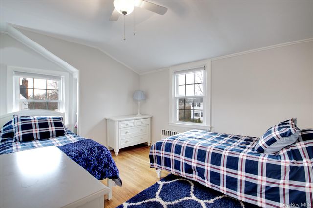 20 Salisbury Avenue, Stewart Manor, NY 11530