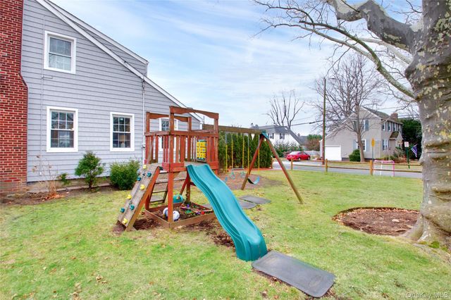 20 Salisbury Avenue, Stewart Manor, NY 11530