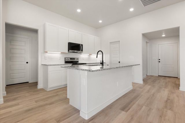 2404 Bryan Avenue, Wolfforth, TX 79382