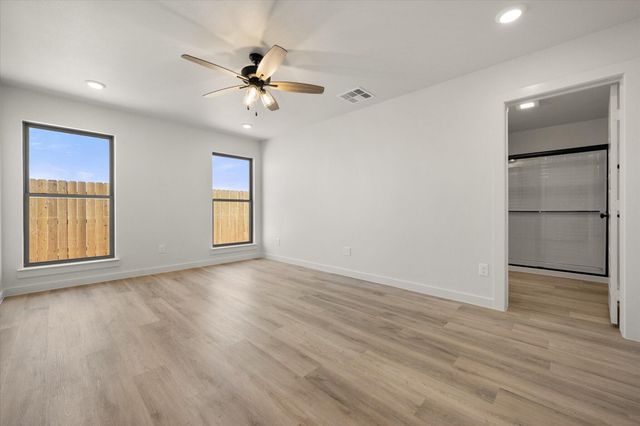 2404 Bryan Avenue, Wolfforth, TX 79382
