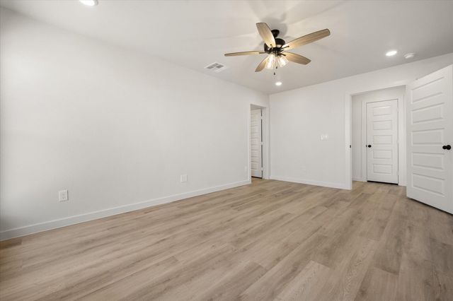 2404 Bryan Avenue, Wolfforth, TX 79382