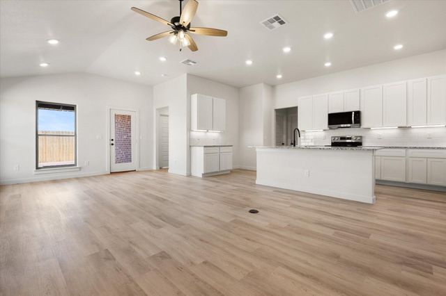 2404 Bryan Avenue, Wolfforth, TX 79382