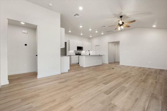 2404 Bryan Avenue, Wolfforth, TX 79382