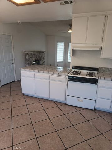 15975 NW Village Dr, Victorville, CA 92394