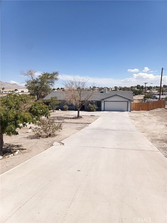 15975 NW Village Dr, Victorville, CA 92394